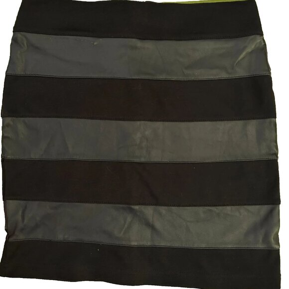 💞Price Drop💞 NWT FOREVER 21 WOMENS BLACK MIXED MEDIA MINI SKIRT  SMALL S - Picture 1 of 4
